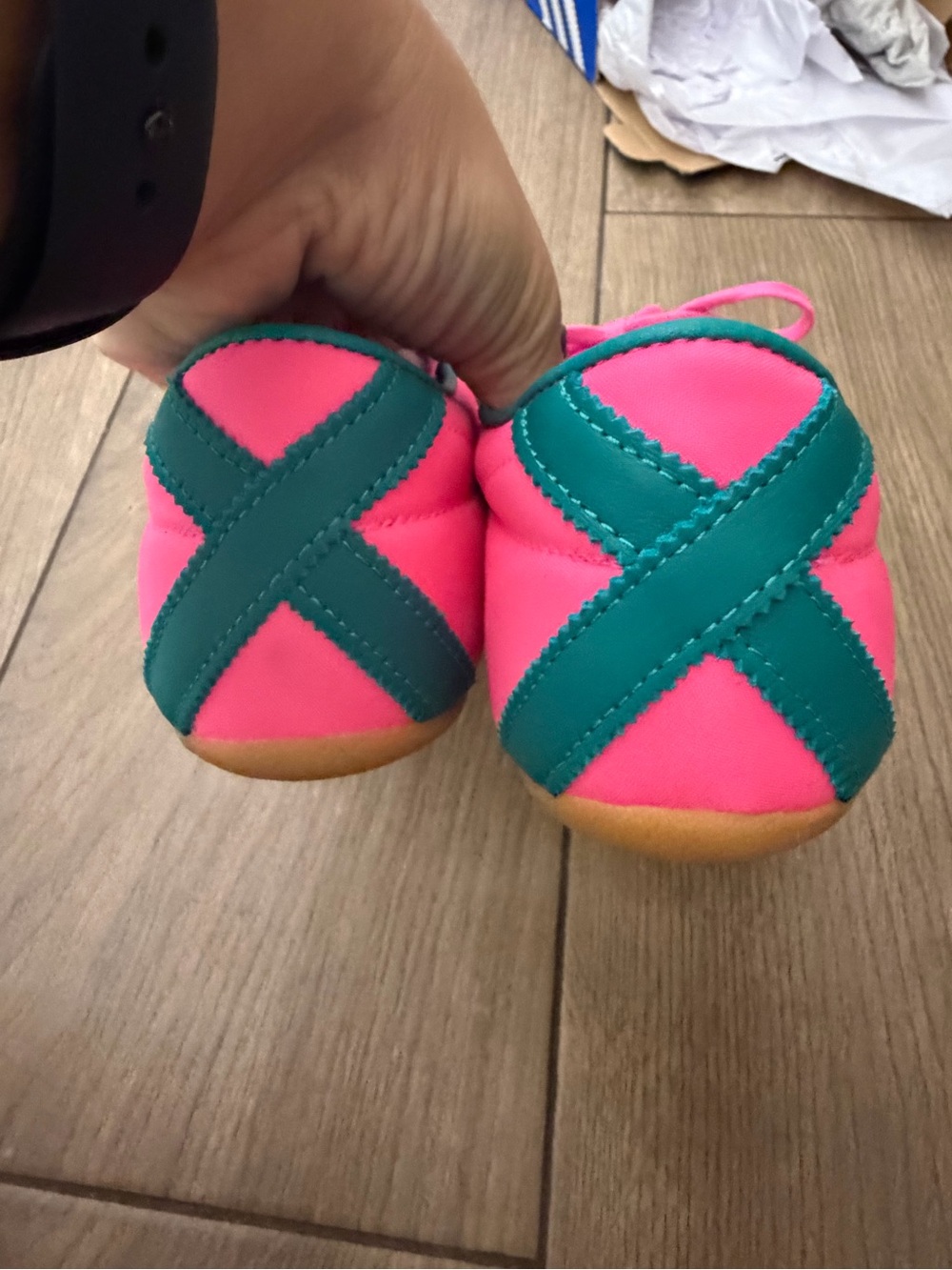 Adidas Tokyo Pink Women’s 9 - Picture 4 of 9